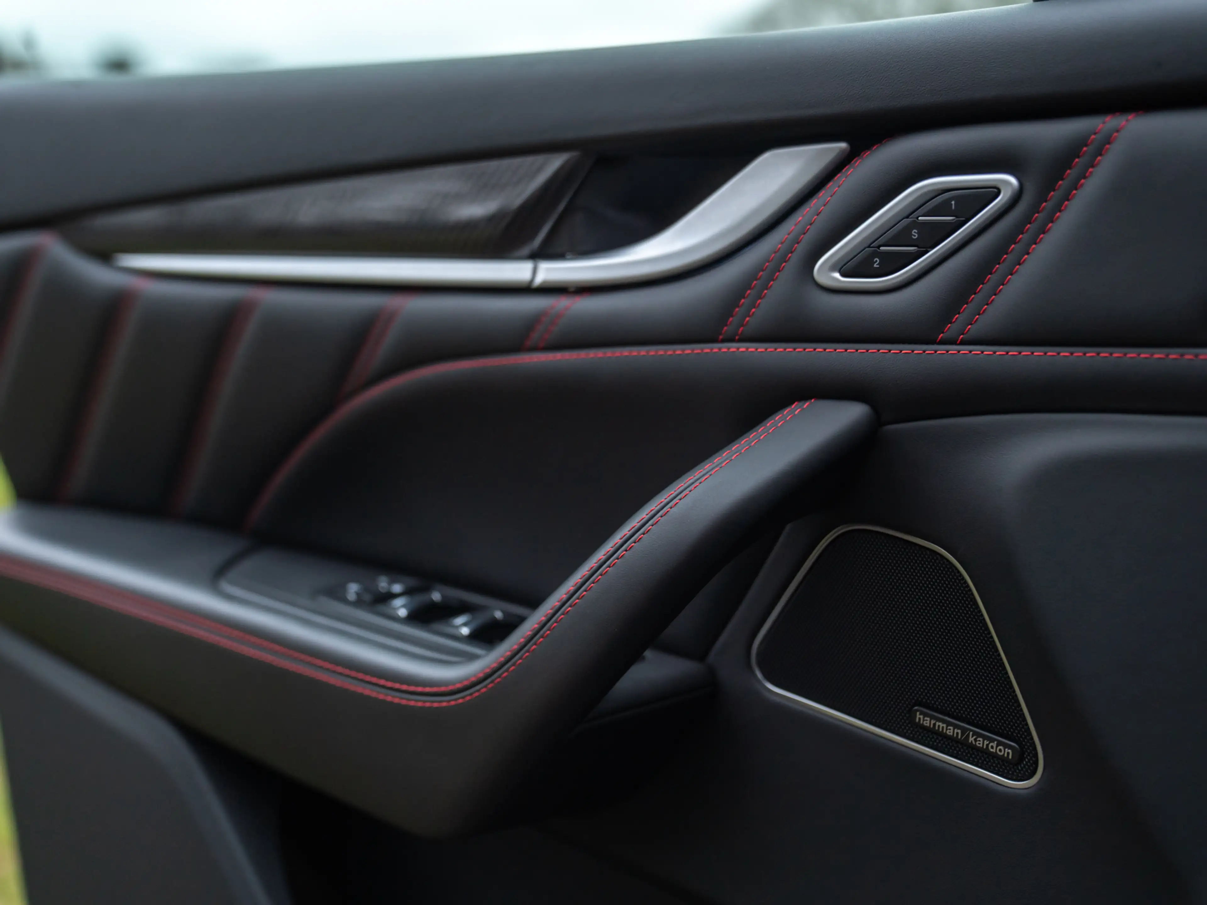 Maserati Levante 3.8 V8 Trofeo | Facelift | Pano-dak | Carbon | Sto — photo 31
