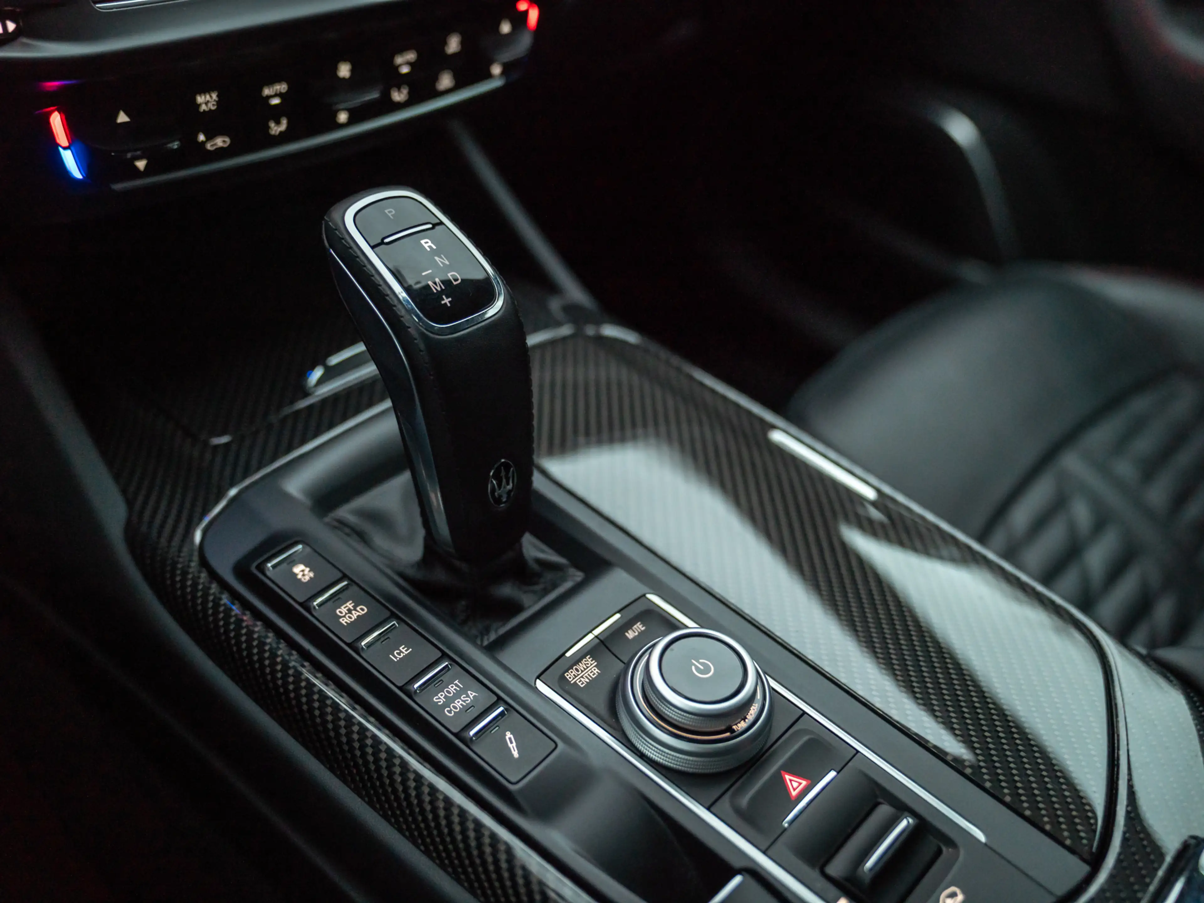 Maserati Levante 3.8 V8 Trofeo | Facelift | Pano-dak | Carbon | Sto — photo 34