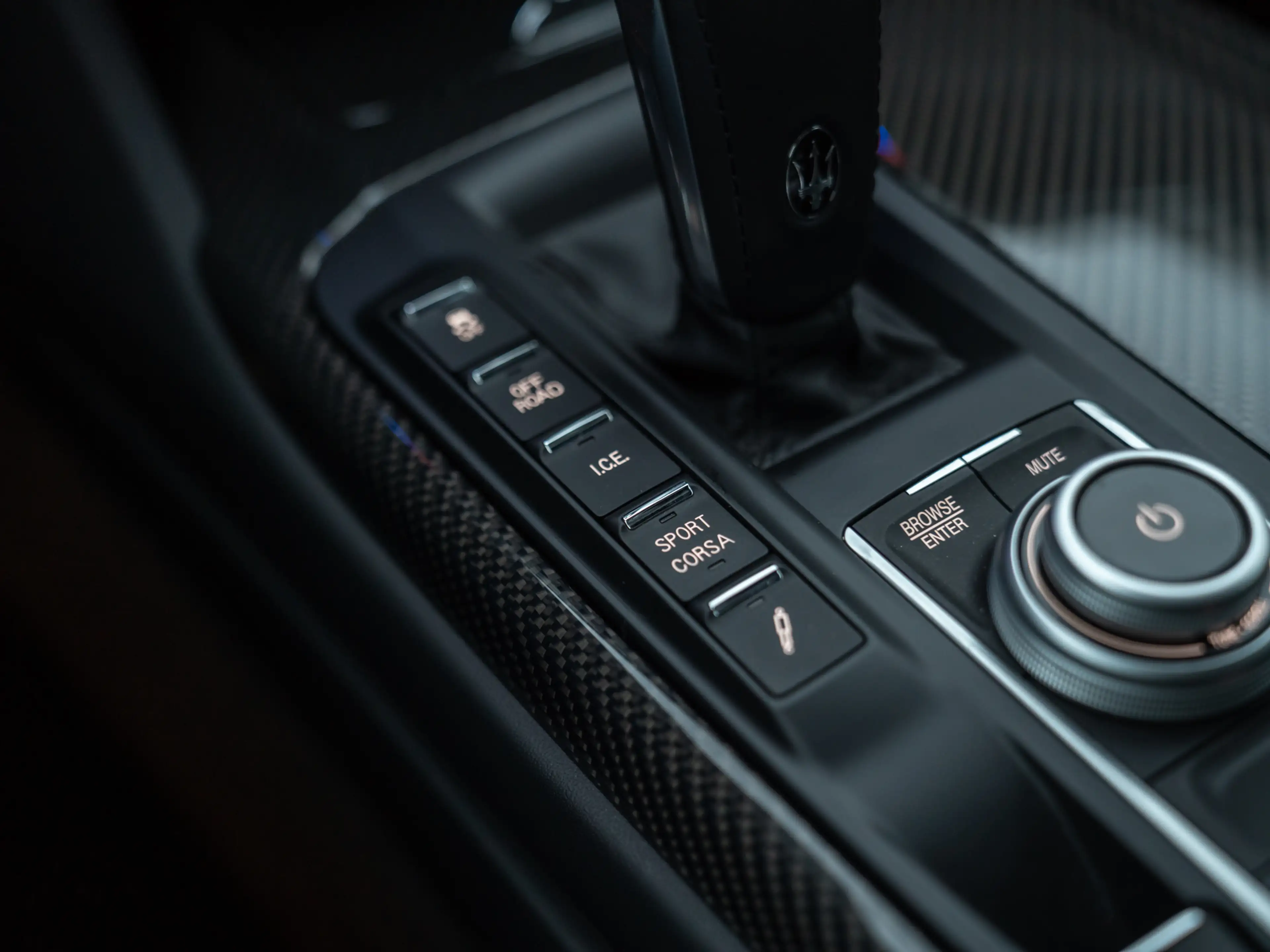 Maserati Levante 3.8 V8 Trofeo | Facelift | Pano-dak | Carbon | Sto — photo 35