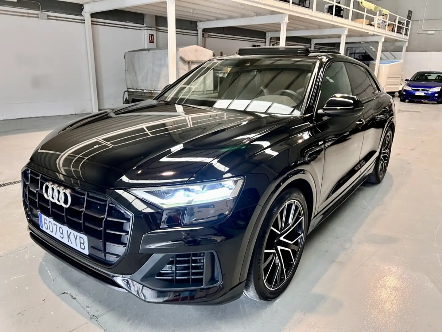Audi Q8 50 TDI Black line quattro tiptronic Schwarz - 2