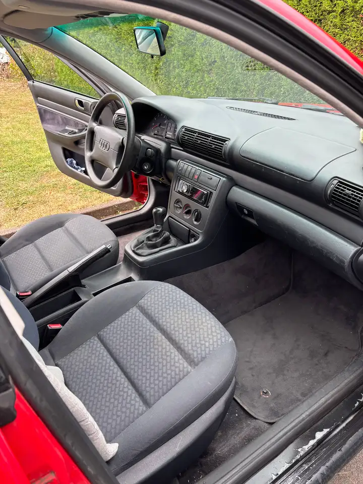 Audi A4 1.8, foto 7