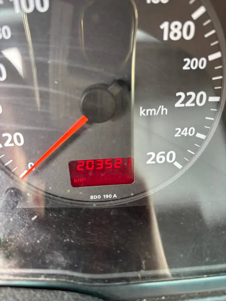 Audi A4 1.8, foto 9