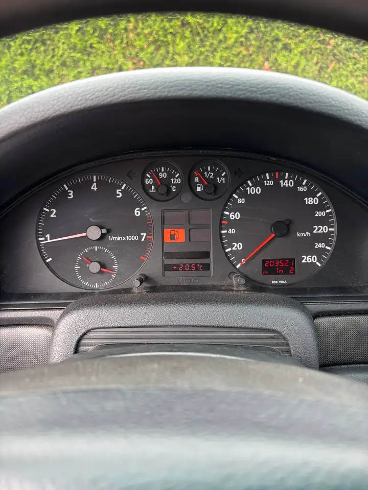 Audi A4 1.8, foto 8