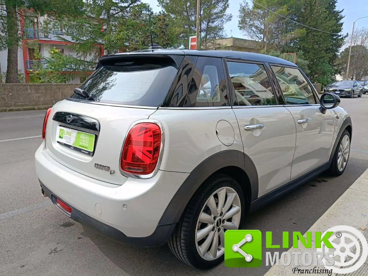 MINI Cooper D 1.5 Cooper D Business 5 porte NEOPATENTATI Grigio - 2