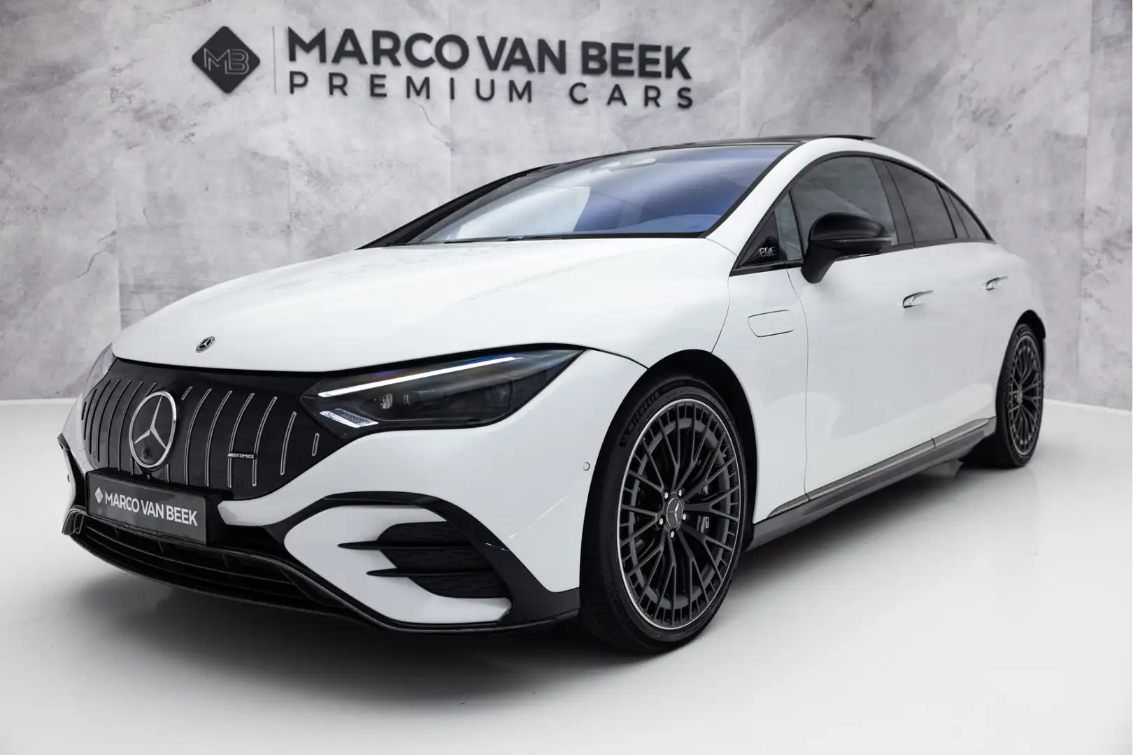 Mercedes-Benz EQE 43 AMG 4MATIC 90 kWh | Verkocht | Hyperscreen | Pano Wit - 1