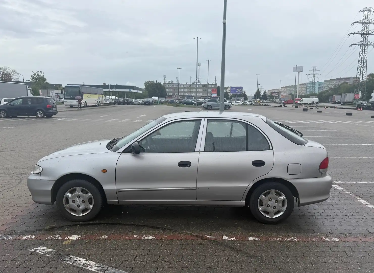 Hyundai ACCENT Accent 1.3i GLS Silber - 1