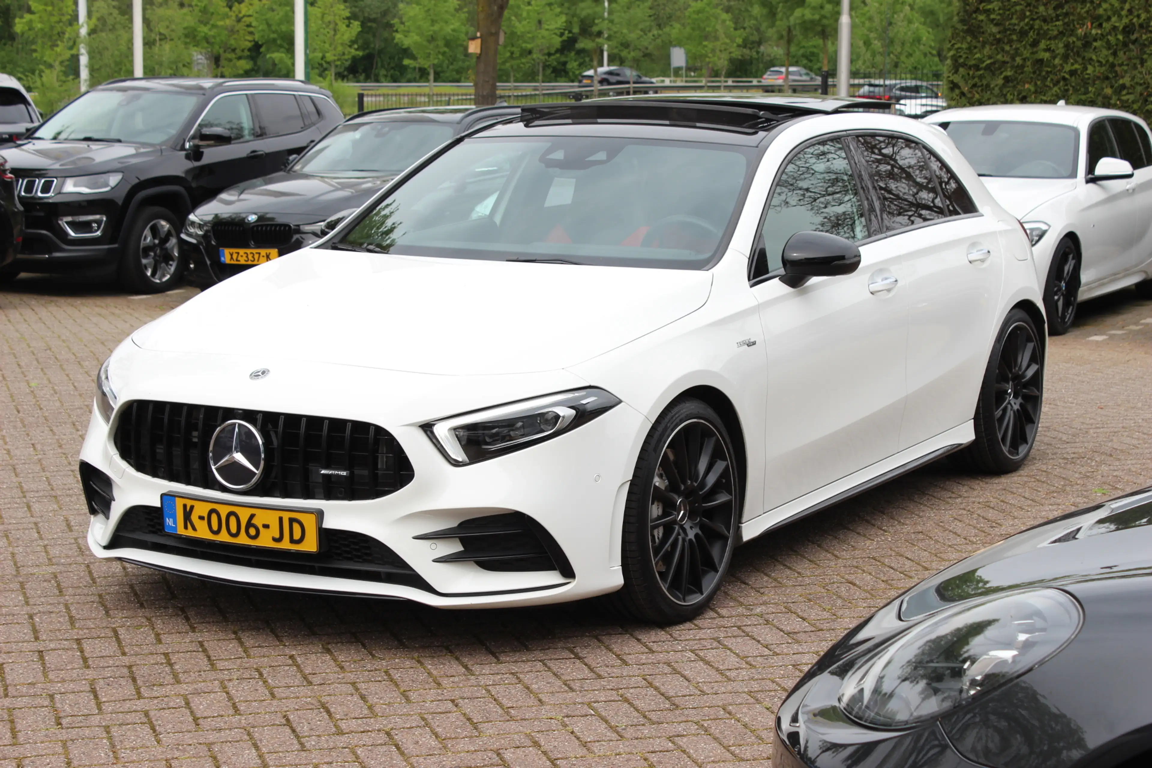 Mercedes-Benz A 35 AMG 4MATIC Premium / Panoramadak / Camera / Burmester — photo 6