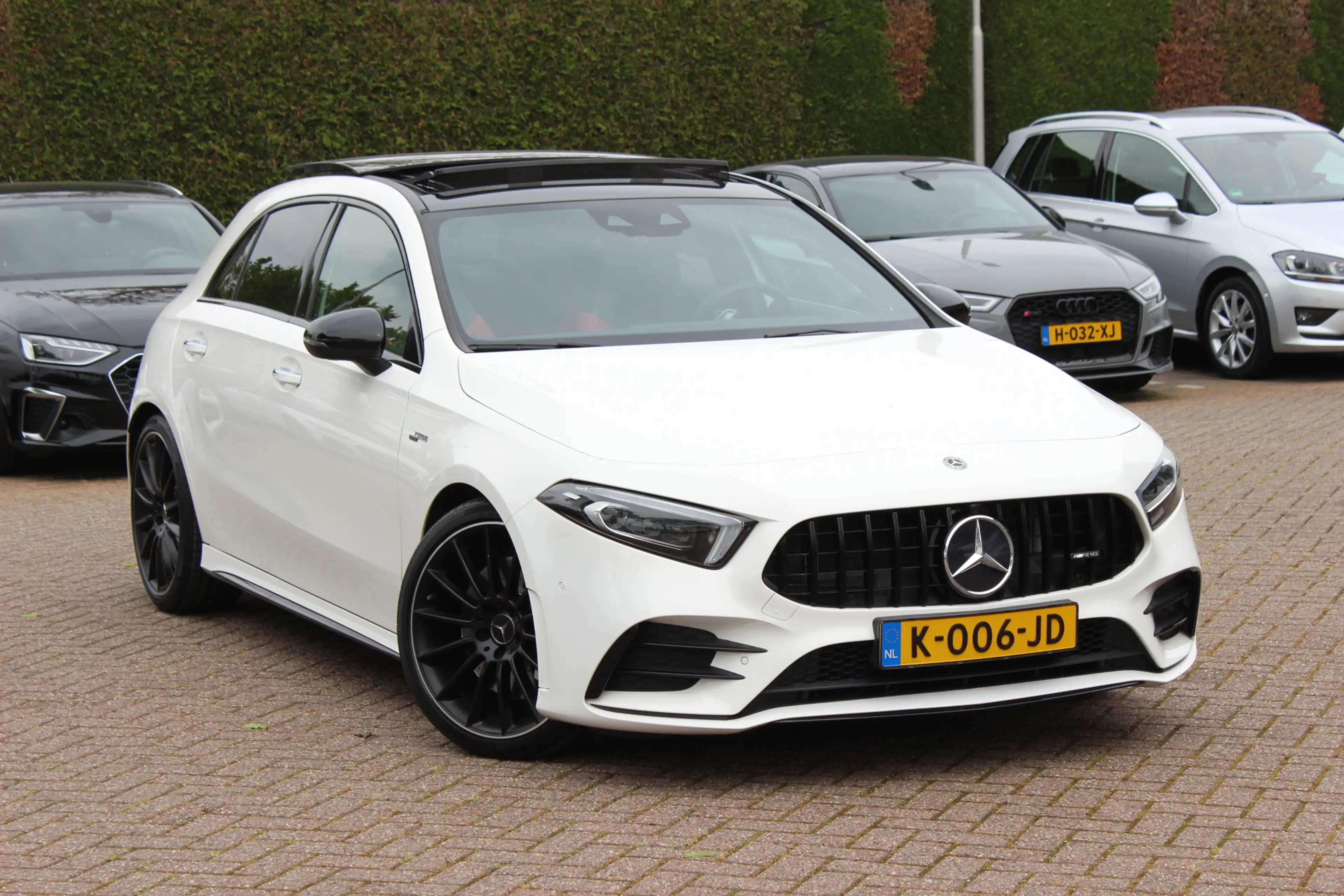 Mercedes-Benz A 35 AMG 4MATIC Premium / Panoramadak / Camera / Burmester