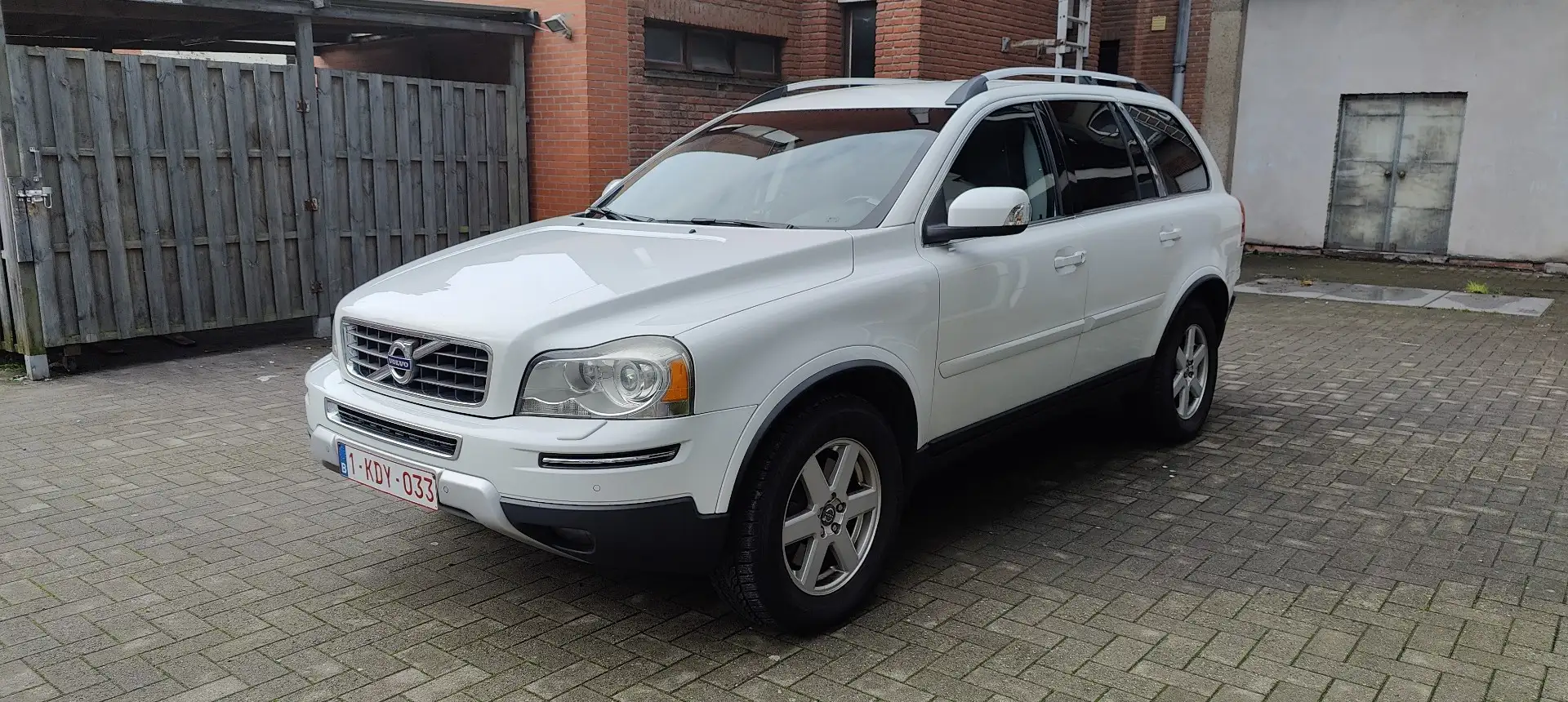 Volvo XC90 D5 Momentum - 1