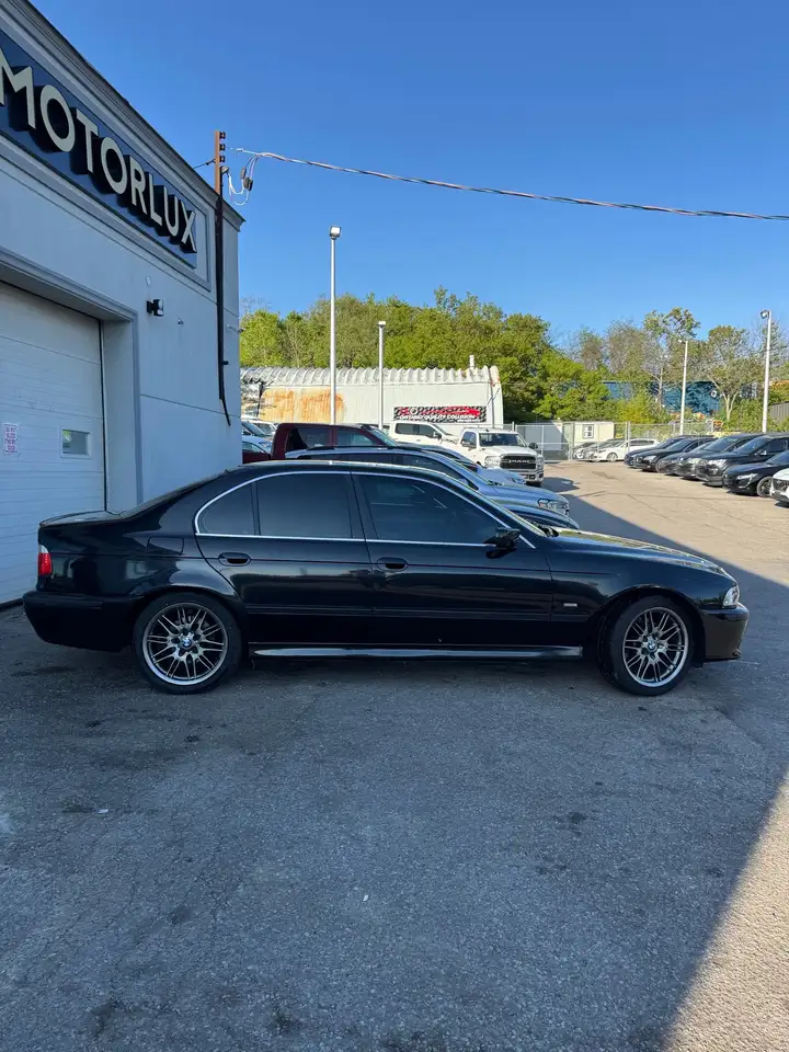 BMW 5 Series снимка BMW 5 Series