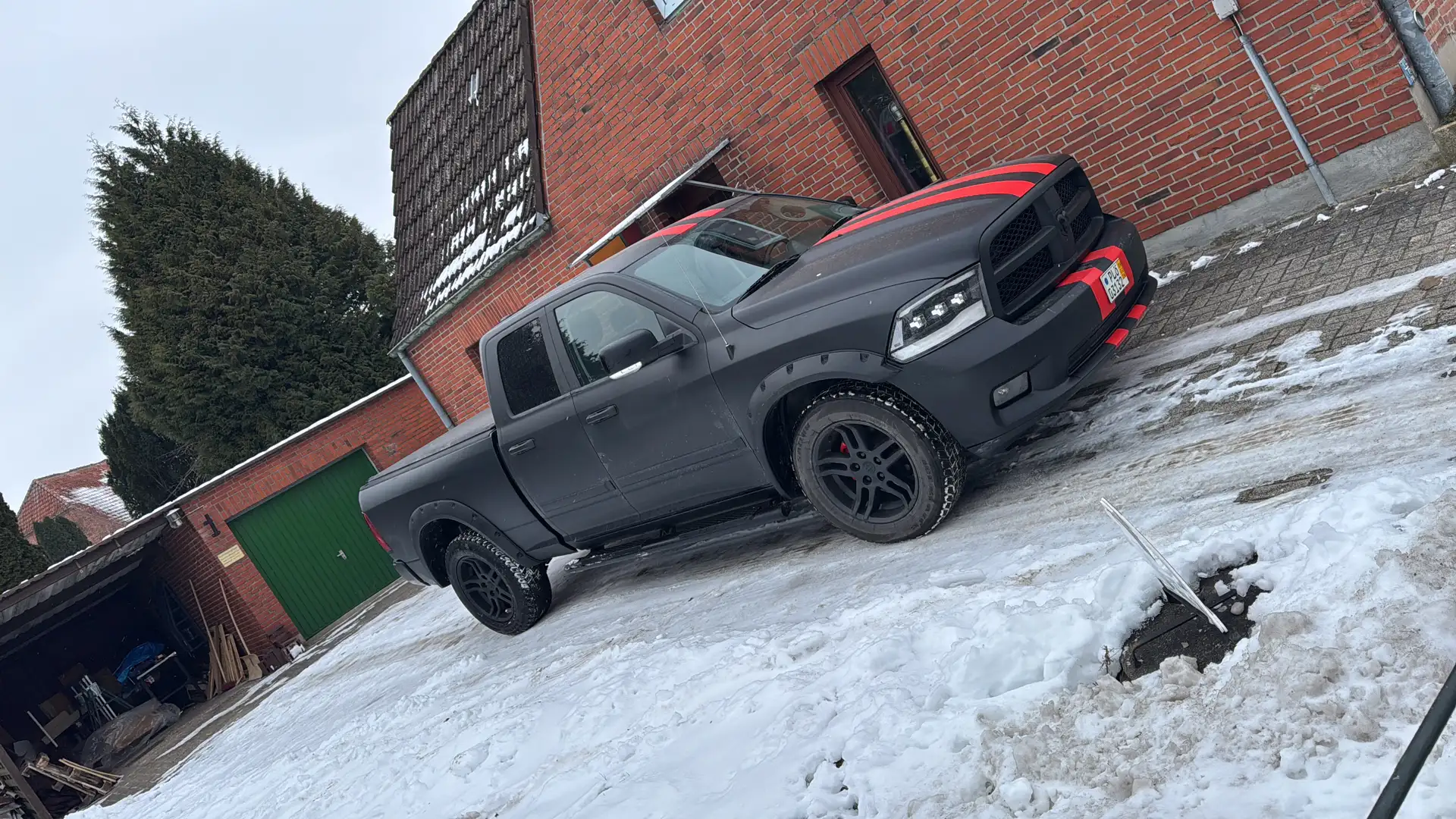 Dodge RAM 1500 5,7 Hemi Negro - 1