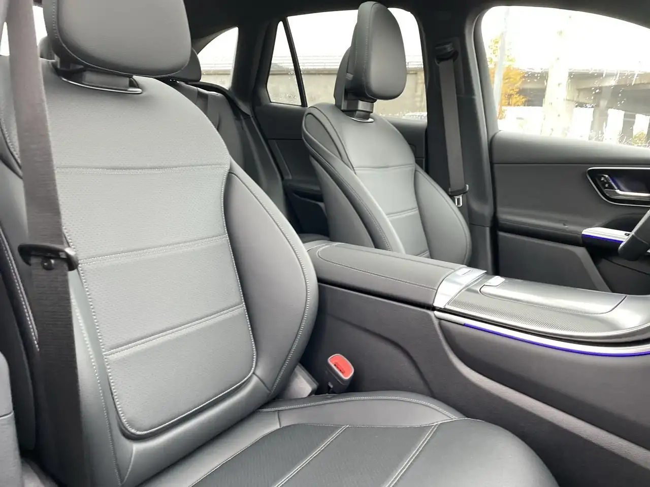 Mercedes-Benz GLC снимка Mercedes-Benz GLC
