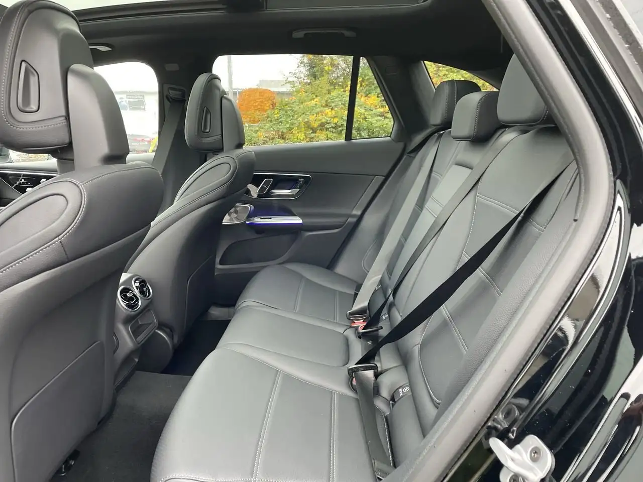Mercedes-Benz GLC снимка Mercedes-Benz GLC