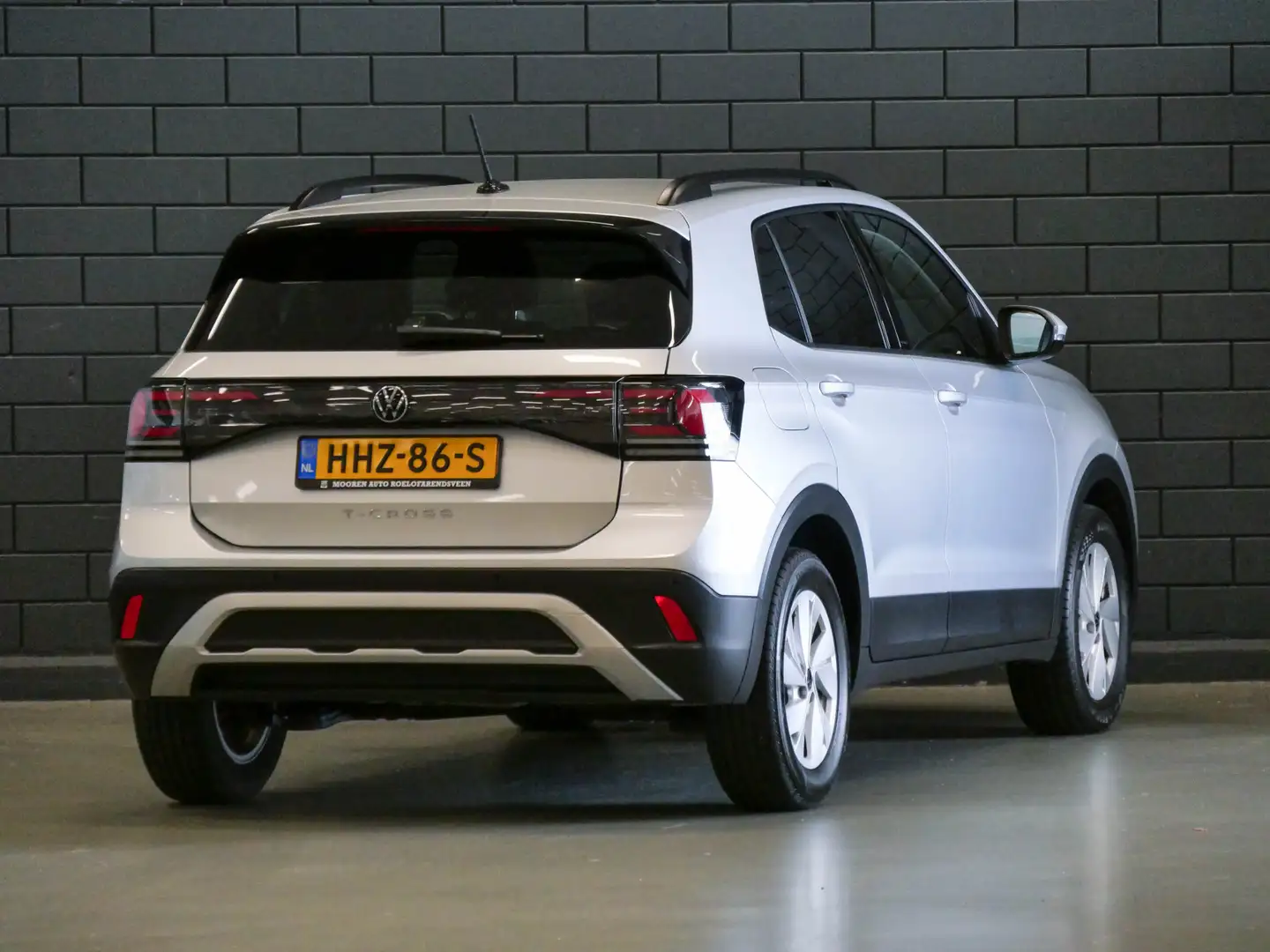 Volkswagen T-Cross 1.0 TSI 116PK Automaat Life Edition | APPLE CARPLA Grijs - 2