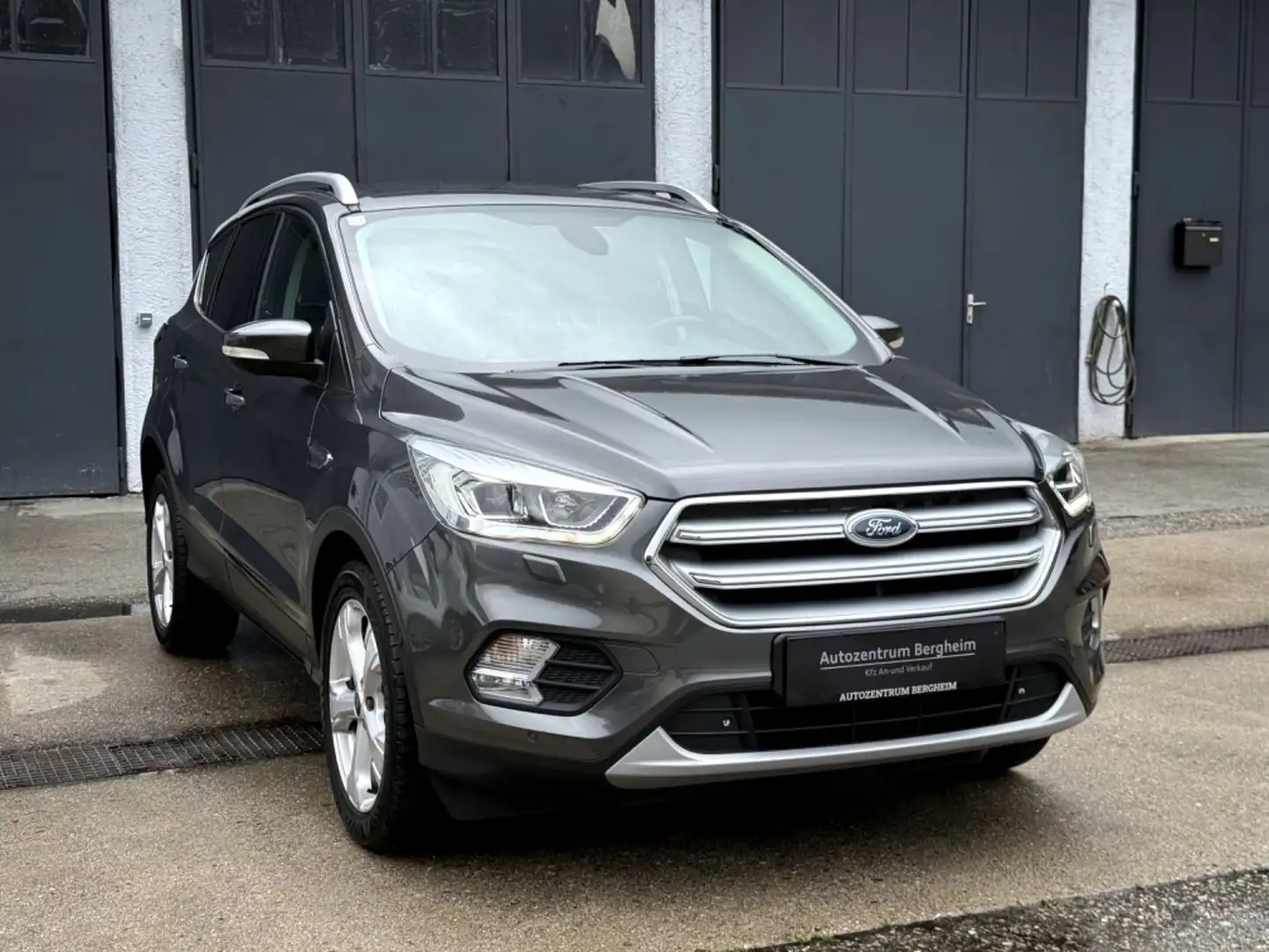 Ford Kuga 1.5 TDCi Titanium Silber - 2