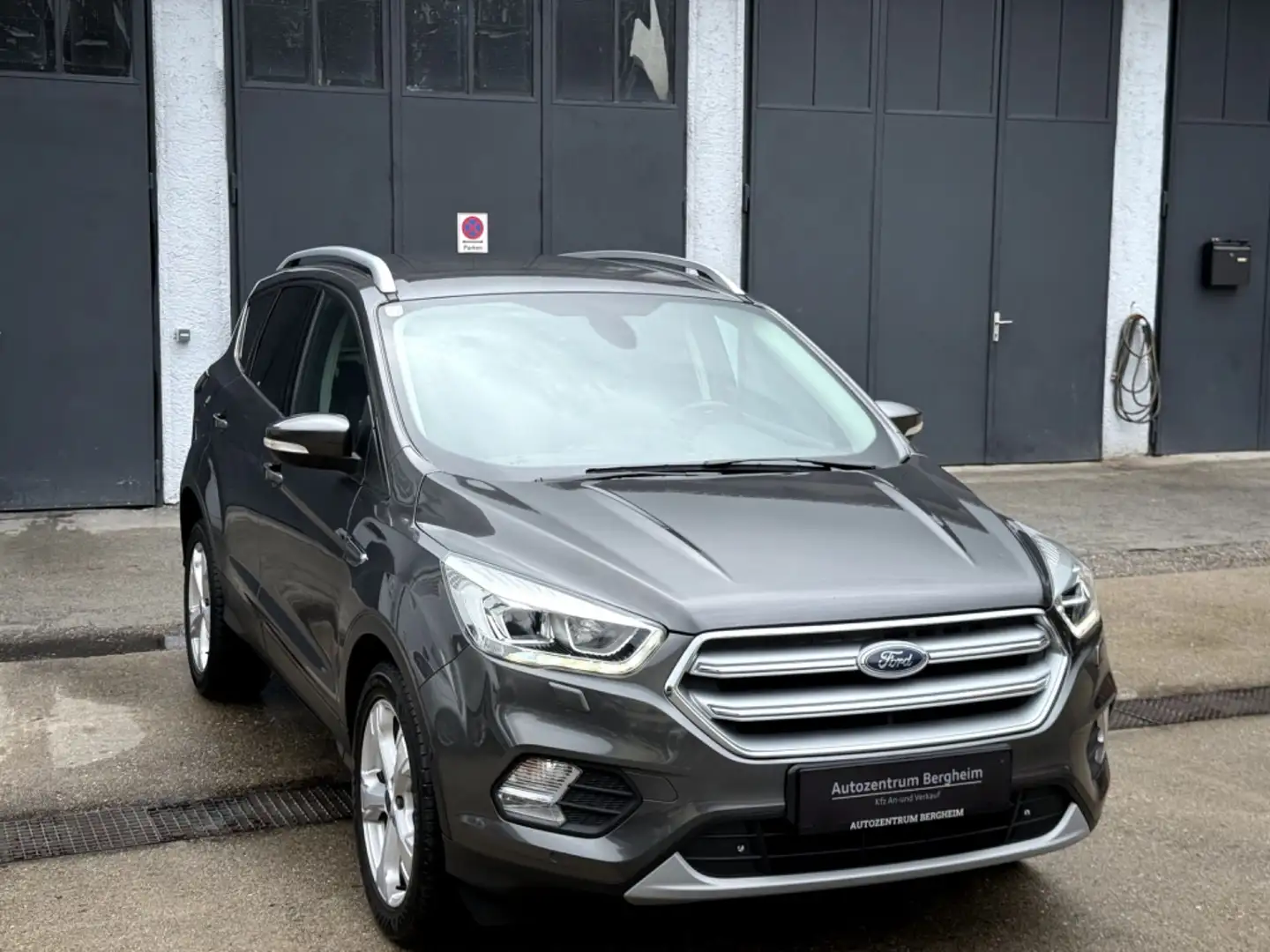 Ford Kuga 1.5 TDCi Titanium Silber - 1