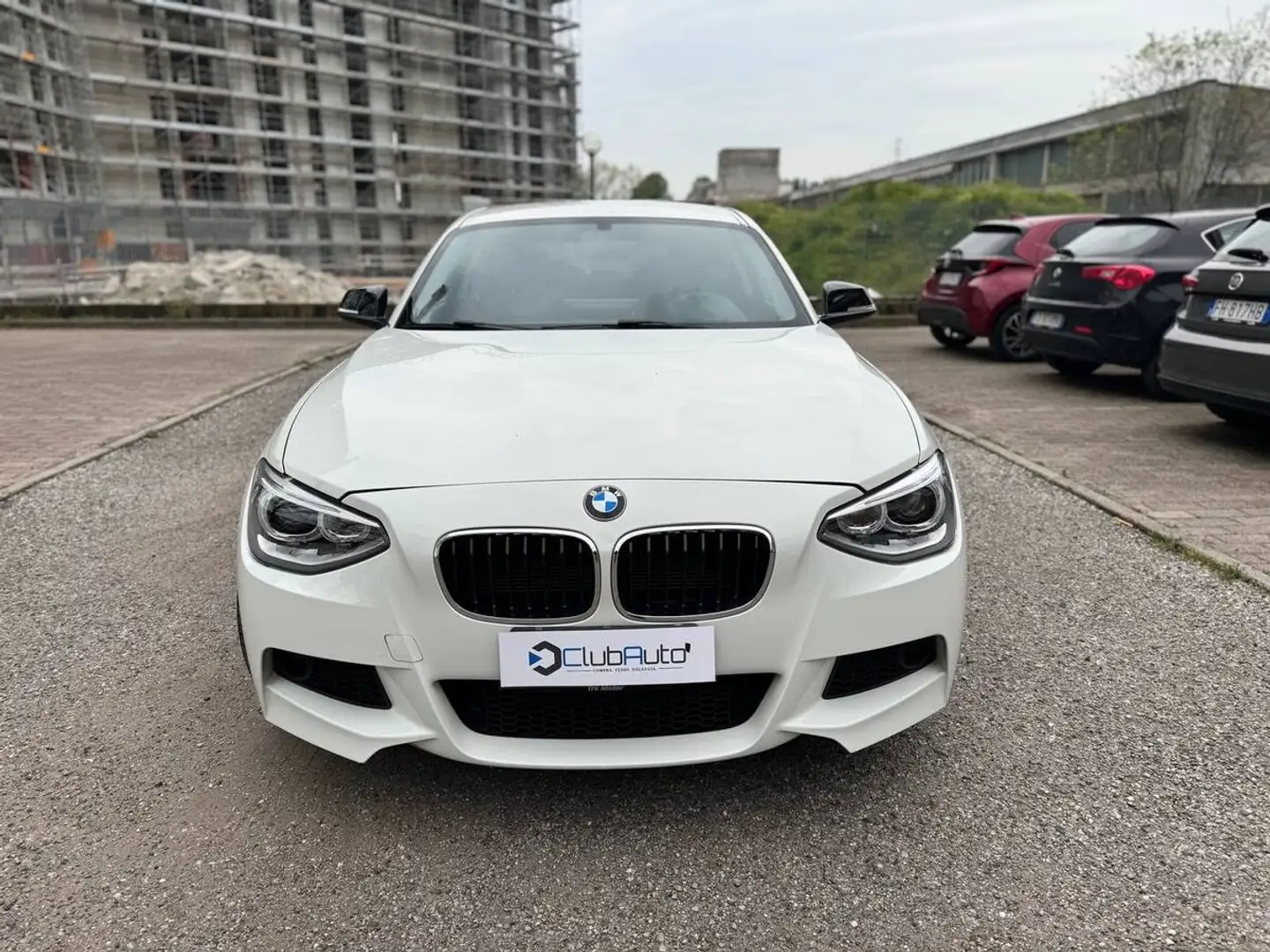 BMW 114 114i Sport 3p Weiß - 2