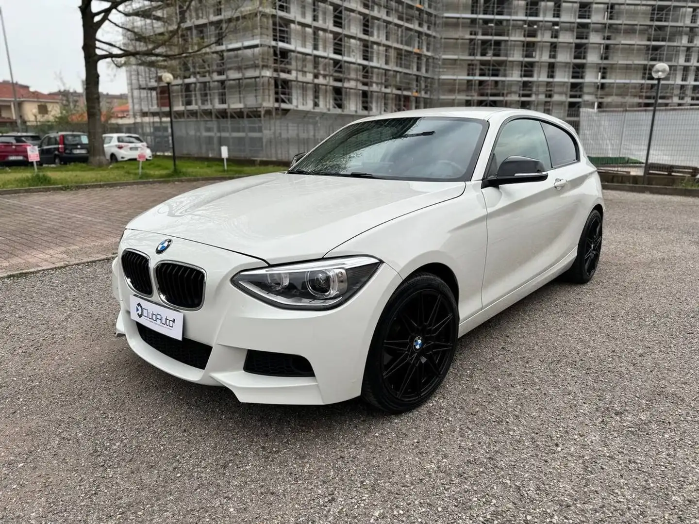 BMW 114 114i Sport 3p White - 1