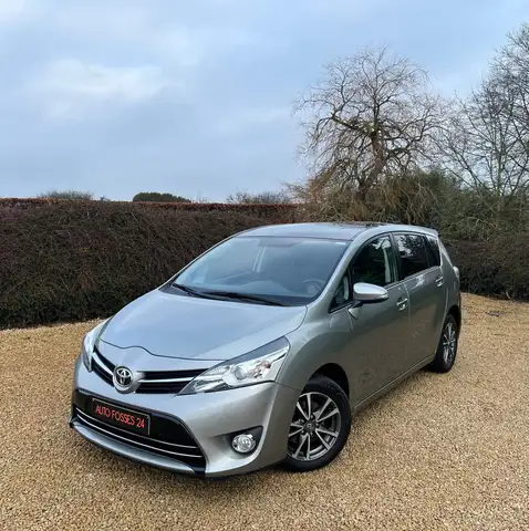 Toyota Verso 2.0 D-4D Skyview 114.000 KM PANORAMIQUE GPS CAMERA
