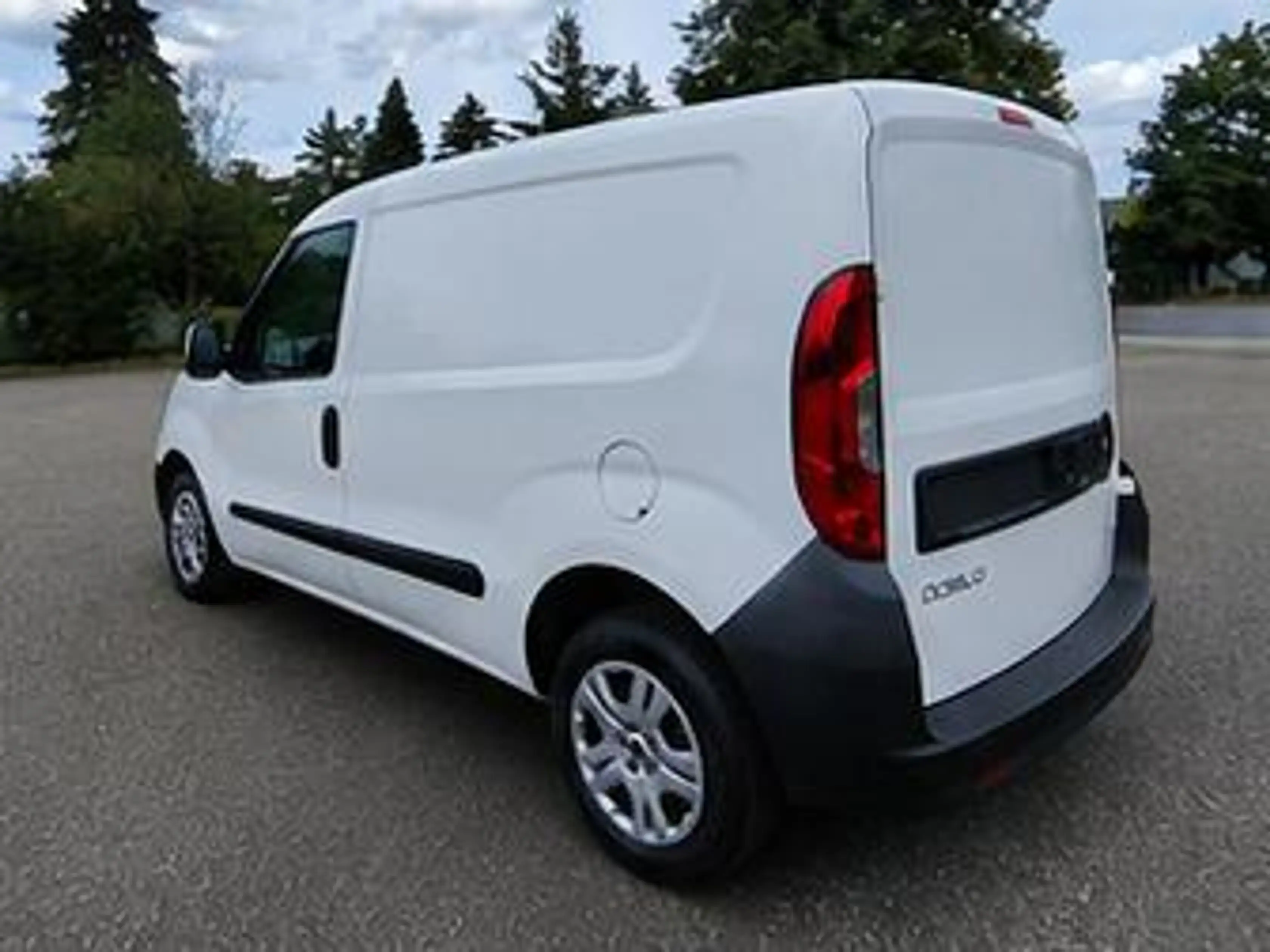 Fiat Doblo 1.3L SX Kasten — photo 4