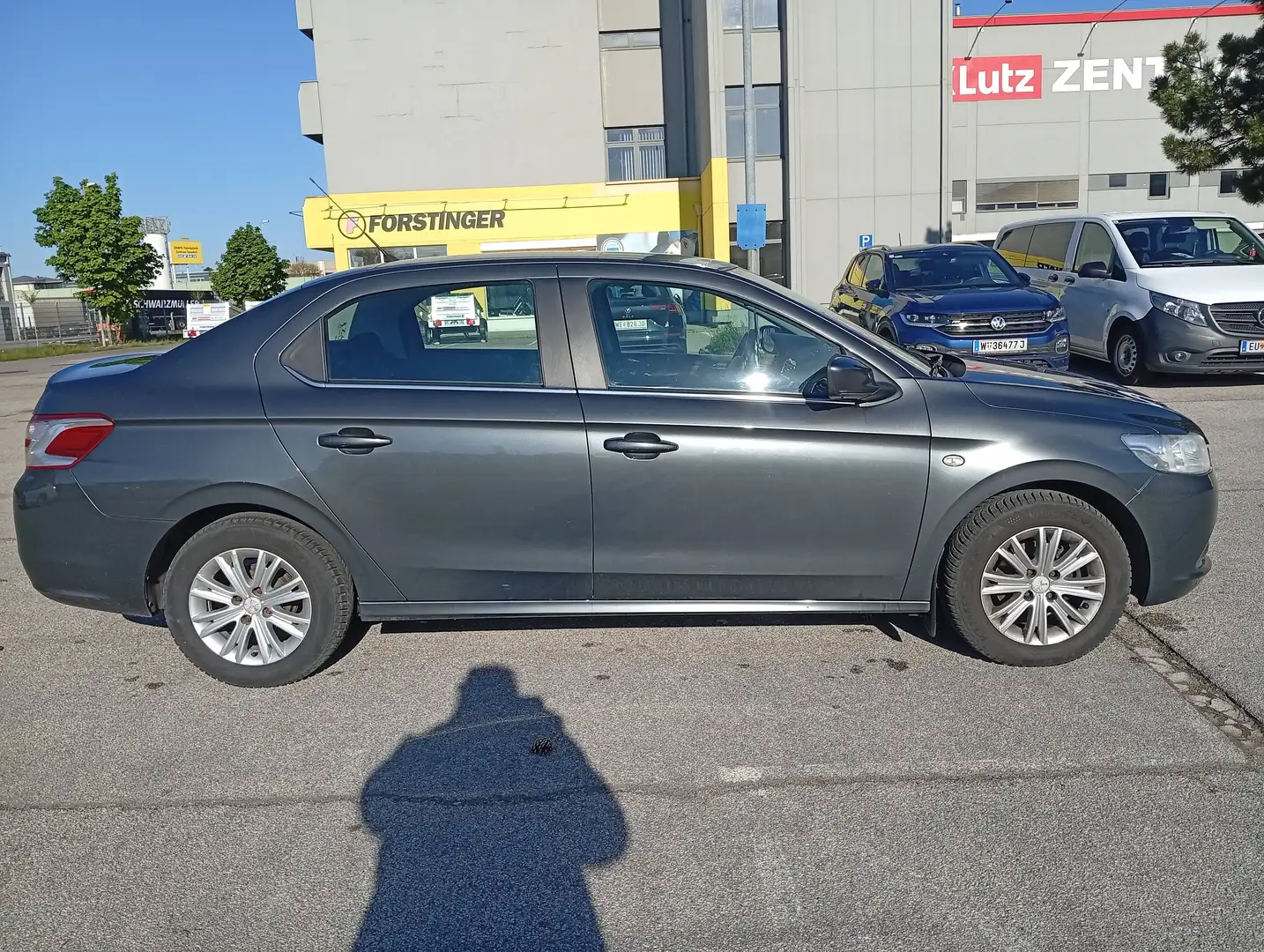 Peugeot 301 Grau - 2