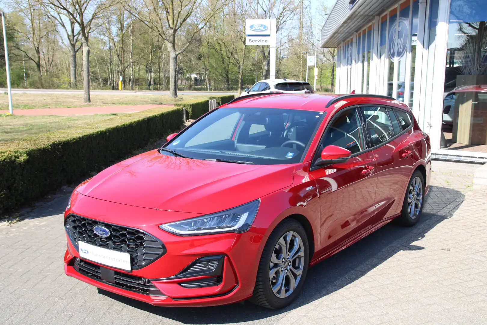 Ford Focus Wagon 1.0 EcoBoost 155 PK Hybrid AUTOMAAT ST- Line Rood - 1