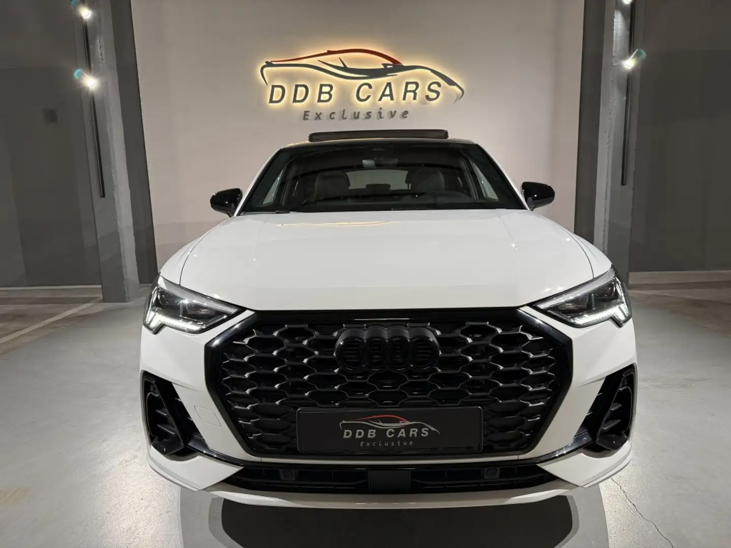Audi Q3 45 TFSIe Black line S-tronic Blanco - 2