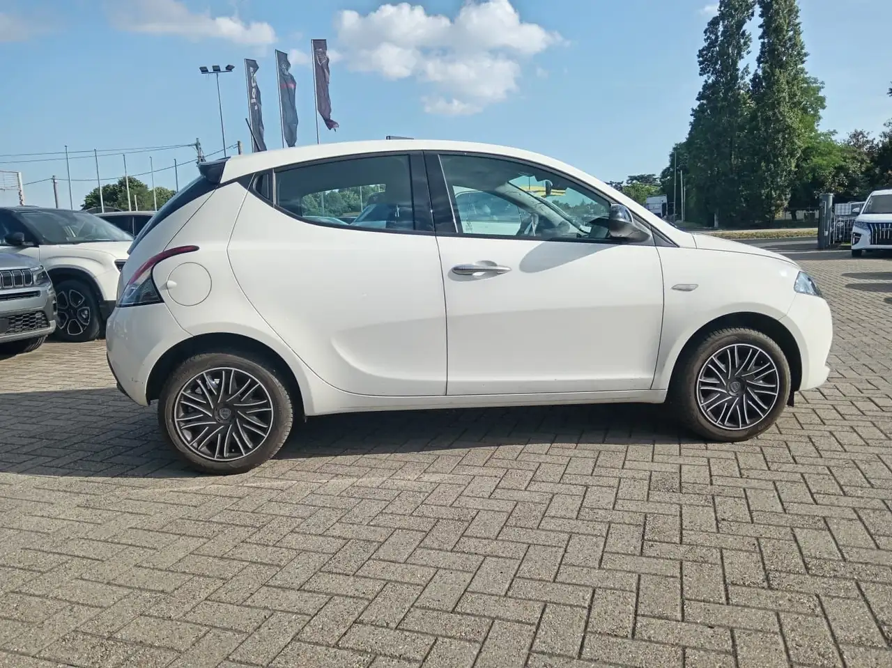 Lancia Ypsilon 2024