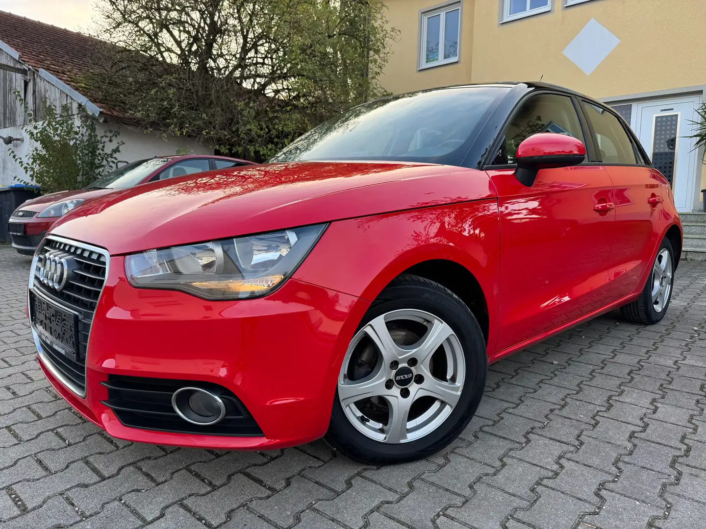 Audi A1 1.2 TFSI attraction*1.HAND*KLIMA* Rot - 2