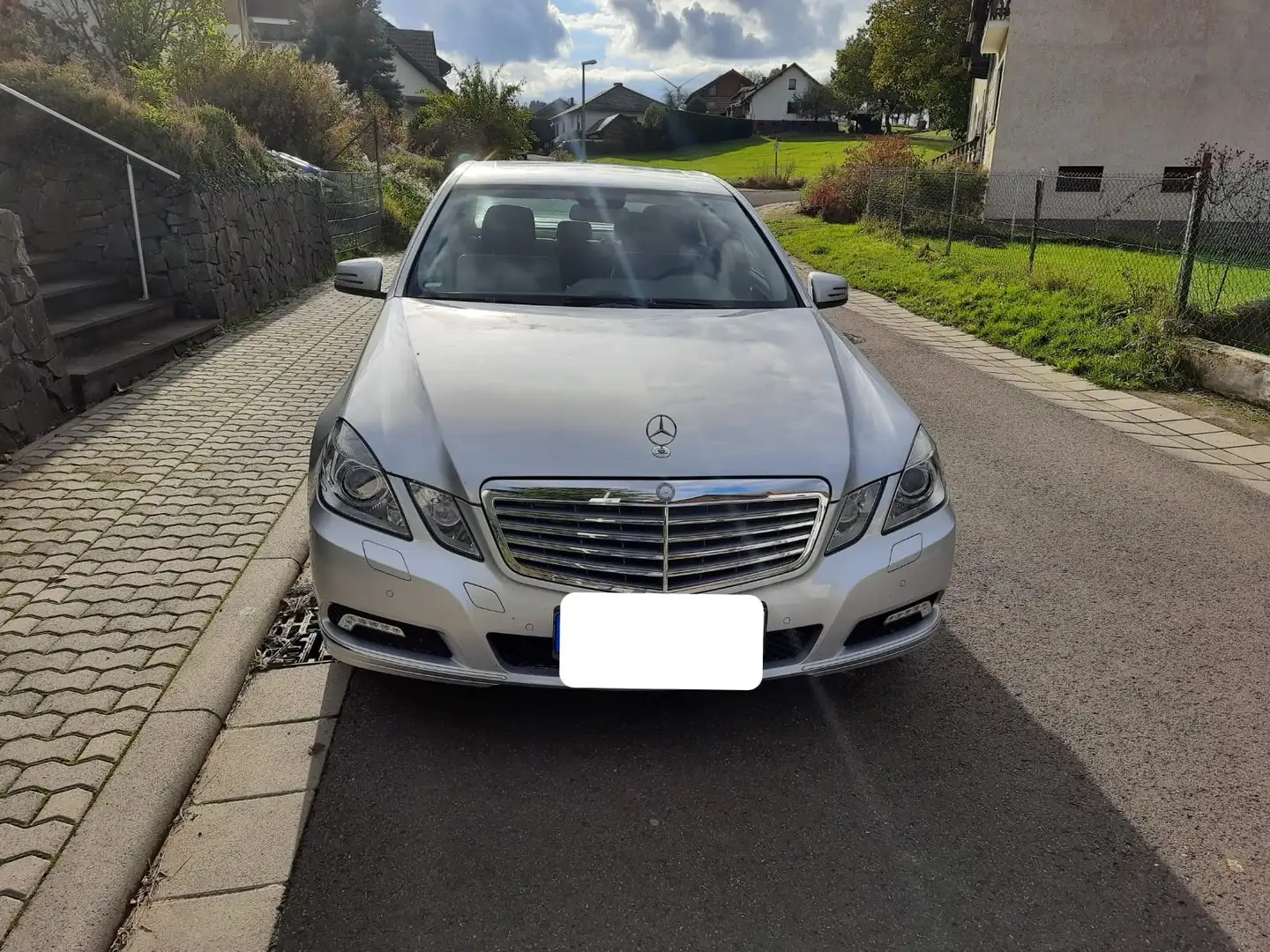 Mercedes-Benz E 350 E 350 CGI BlueEFFICIENCY 7G-TRONICElegance Silber - 1