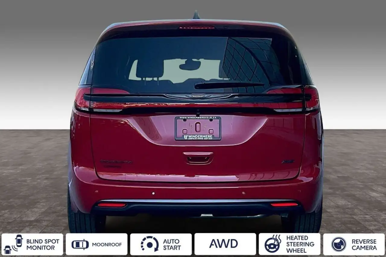 Chrysler Pacifica снимка Chrysler Pacifica