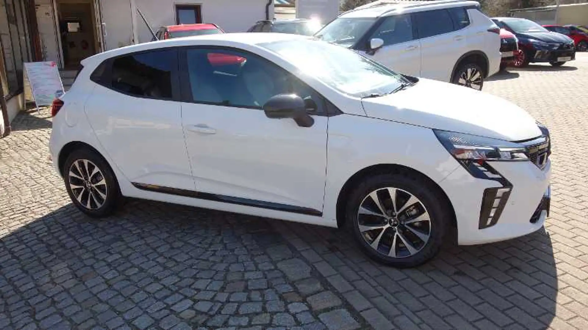 Mitsubishi Colt PLUS 1.6 Hybrid Weiß - 2