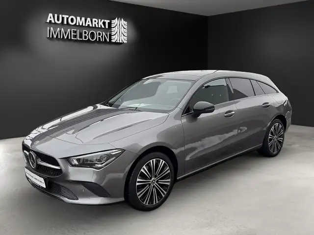 Mercedes-Benz CLA view 3