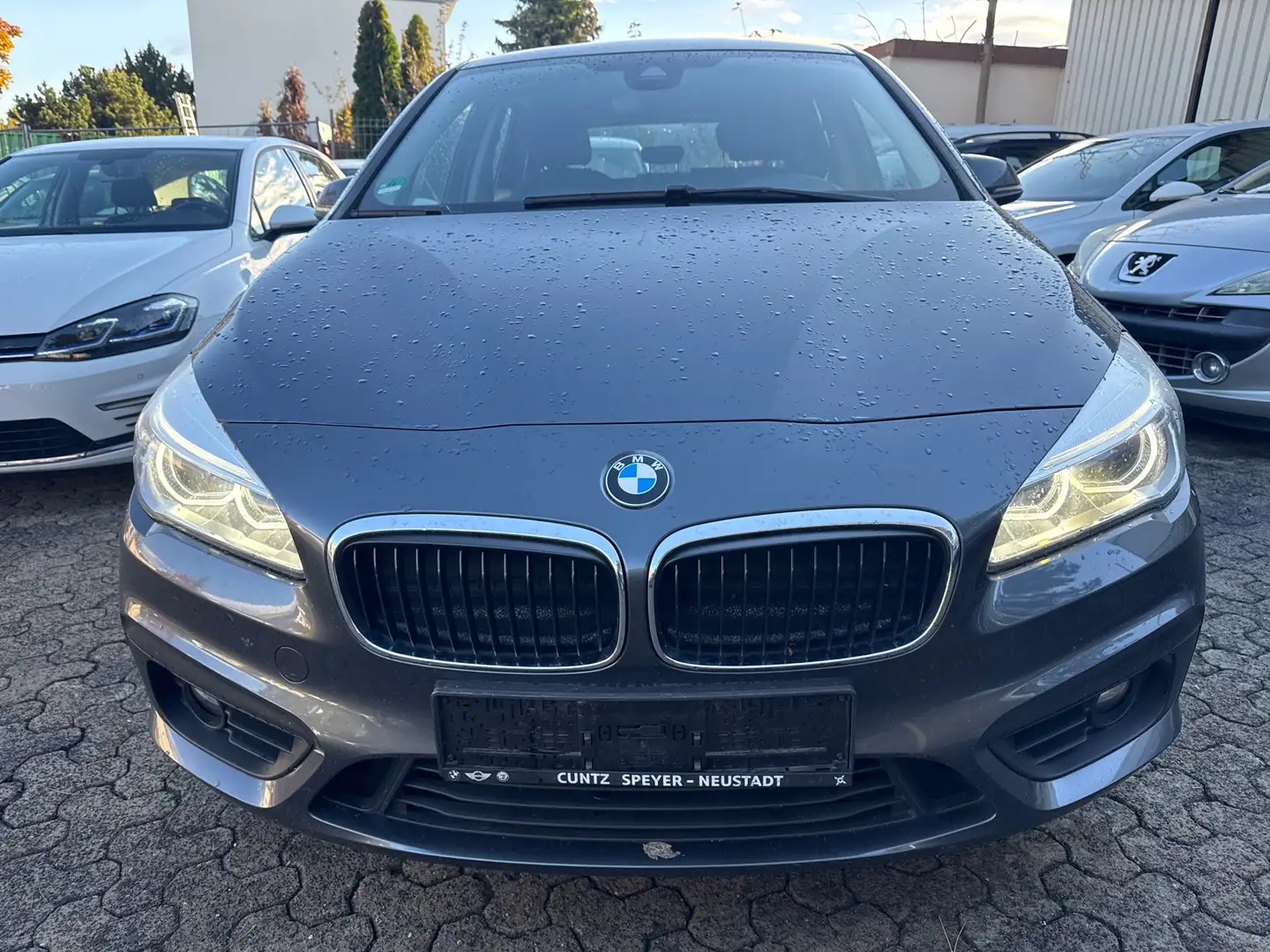BMW 220 220i Active Tourer Aut. M Sport Šedá - 1