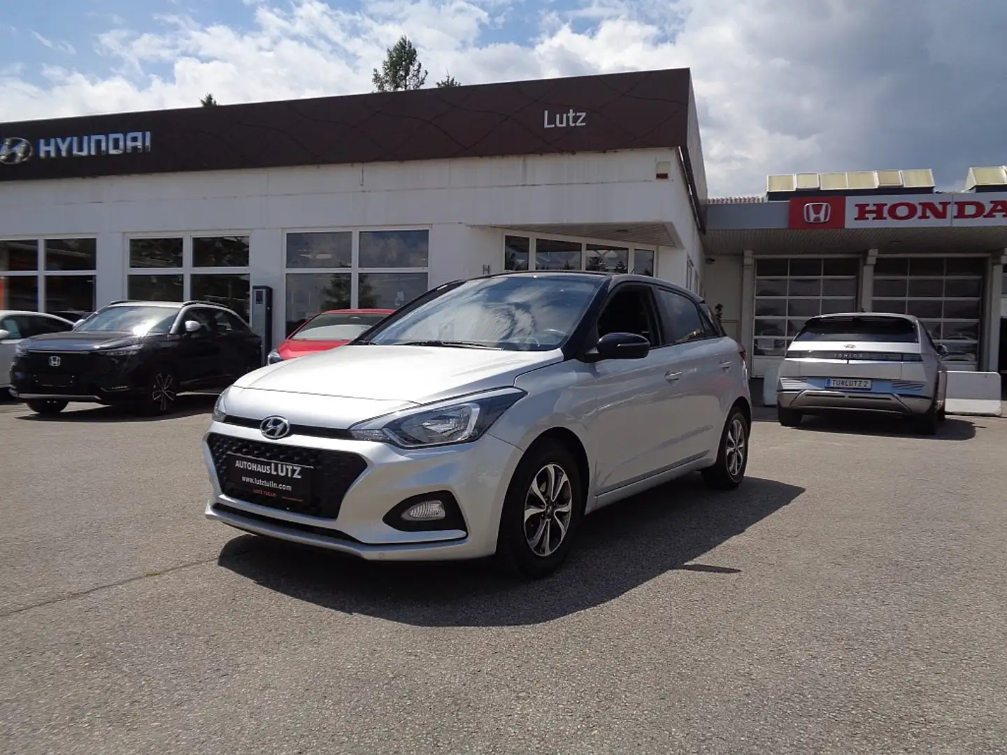 Hyundai i20 1,25 Level 2 Plus Silber - 1