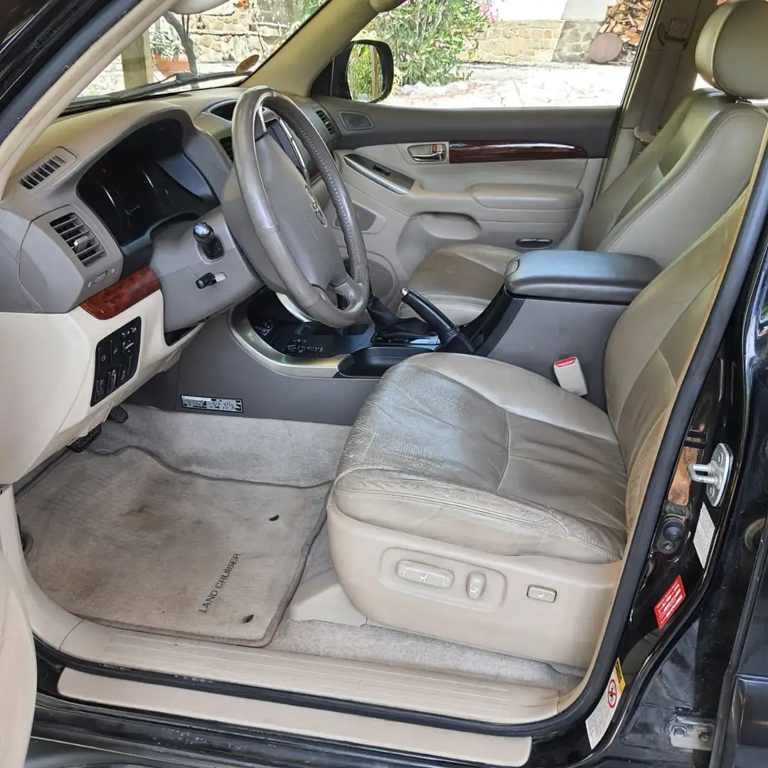 Toyota Land Cruiser Prado - 2