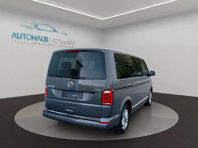 Volkswagen Multivan view 5