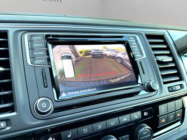 Volkswagen Multivan view 12