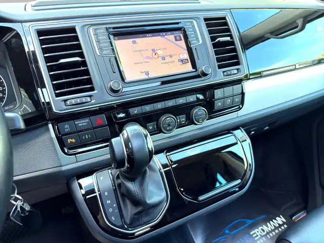 Volkswagen Multivan view 11