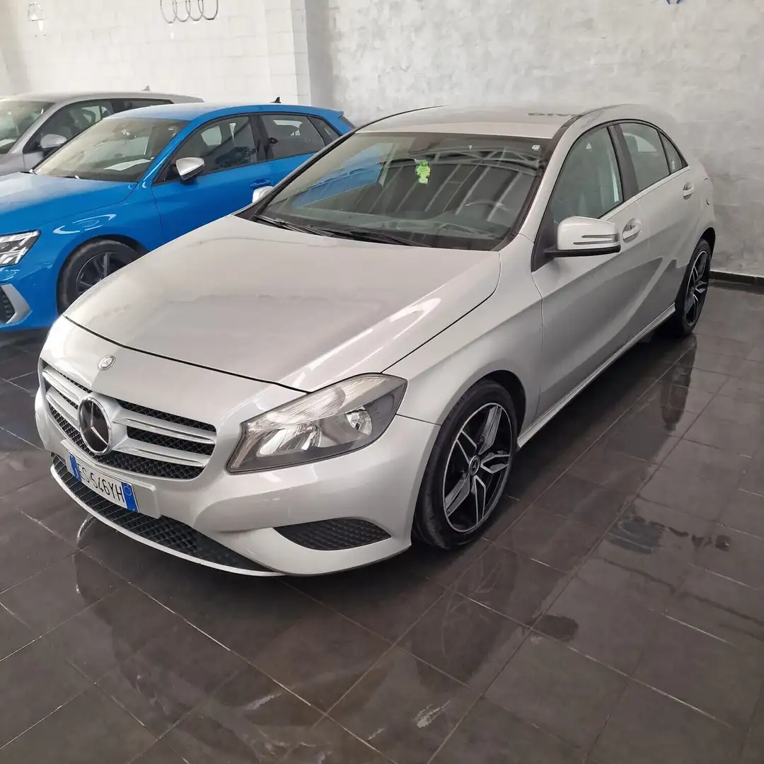 Mercedes-Benz A 180 A 180 CDI Automatic Sport Grigio - 2