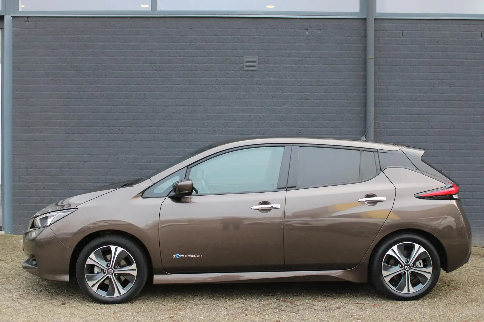 Nissan Leaf Tekna 40 kWh NL-Auto | Navigatie | 360 Graden Came smeđa - 2