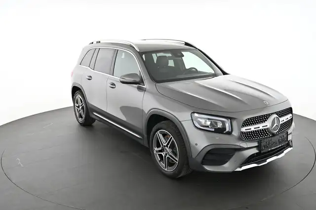 Mercedes-Benz GLB view 10