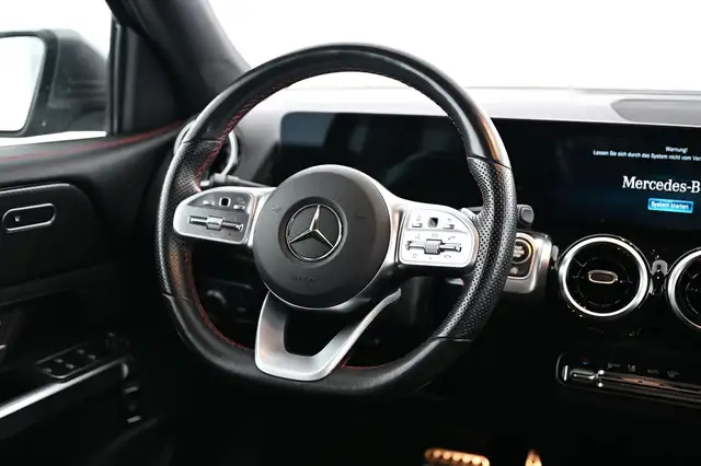 Mercedes-Benz GLB view 19