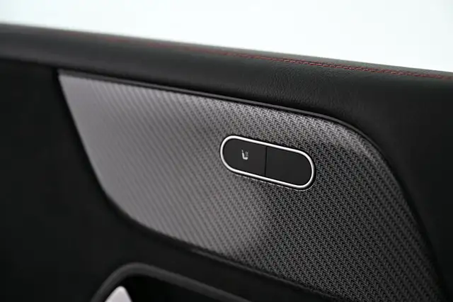 Mercedes-Benz GLB view 30