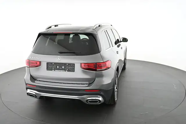 Mercedes-Benz GLB view 12