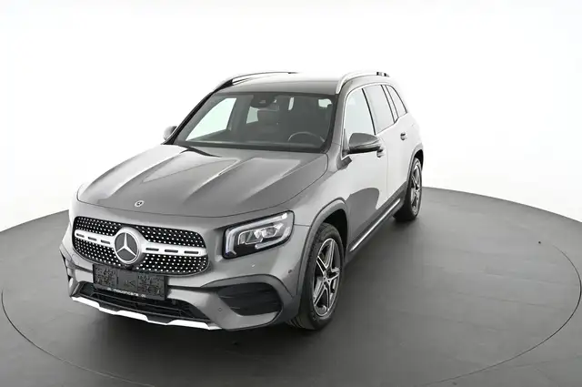Mercedes-Benz GLB view 11