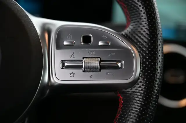 Mercedes-Benz GLB view 27
