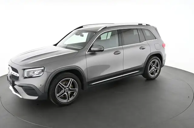 Mercedes-Benz GLB view 3