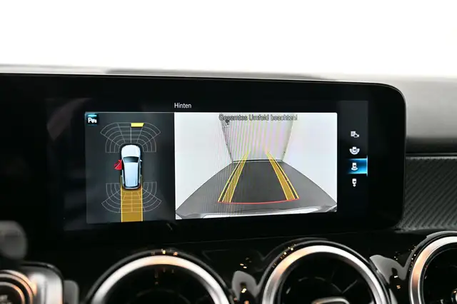 Mercedes-Benz GLB view 23