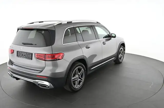 Mercedes-Benz GLB view 2